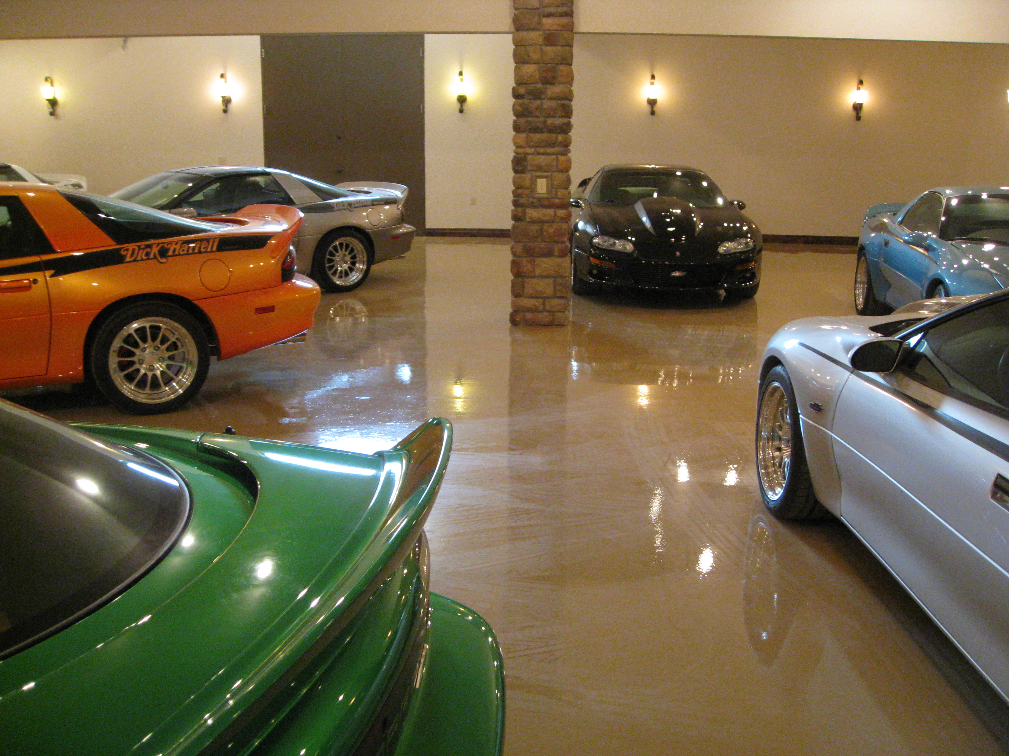Showroom3.JPG