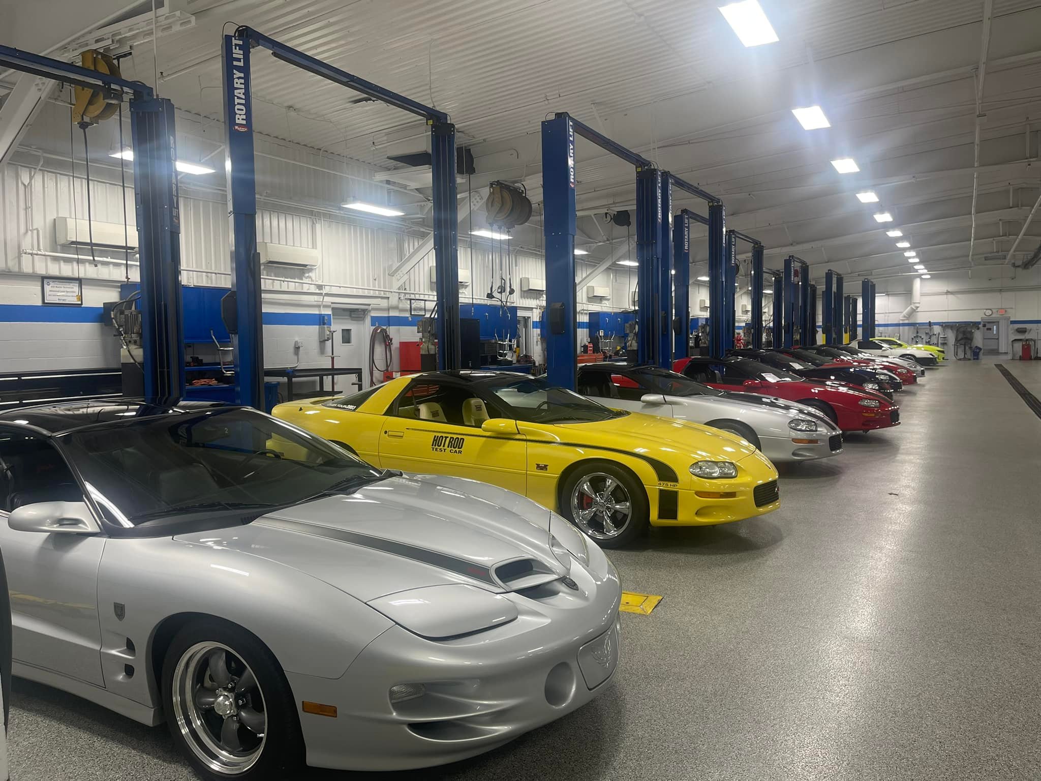 Service Bay1 2022.jpg